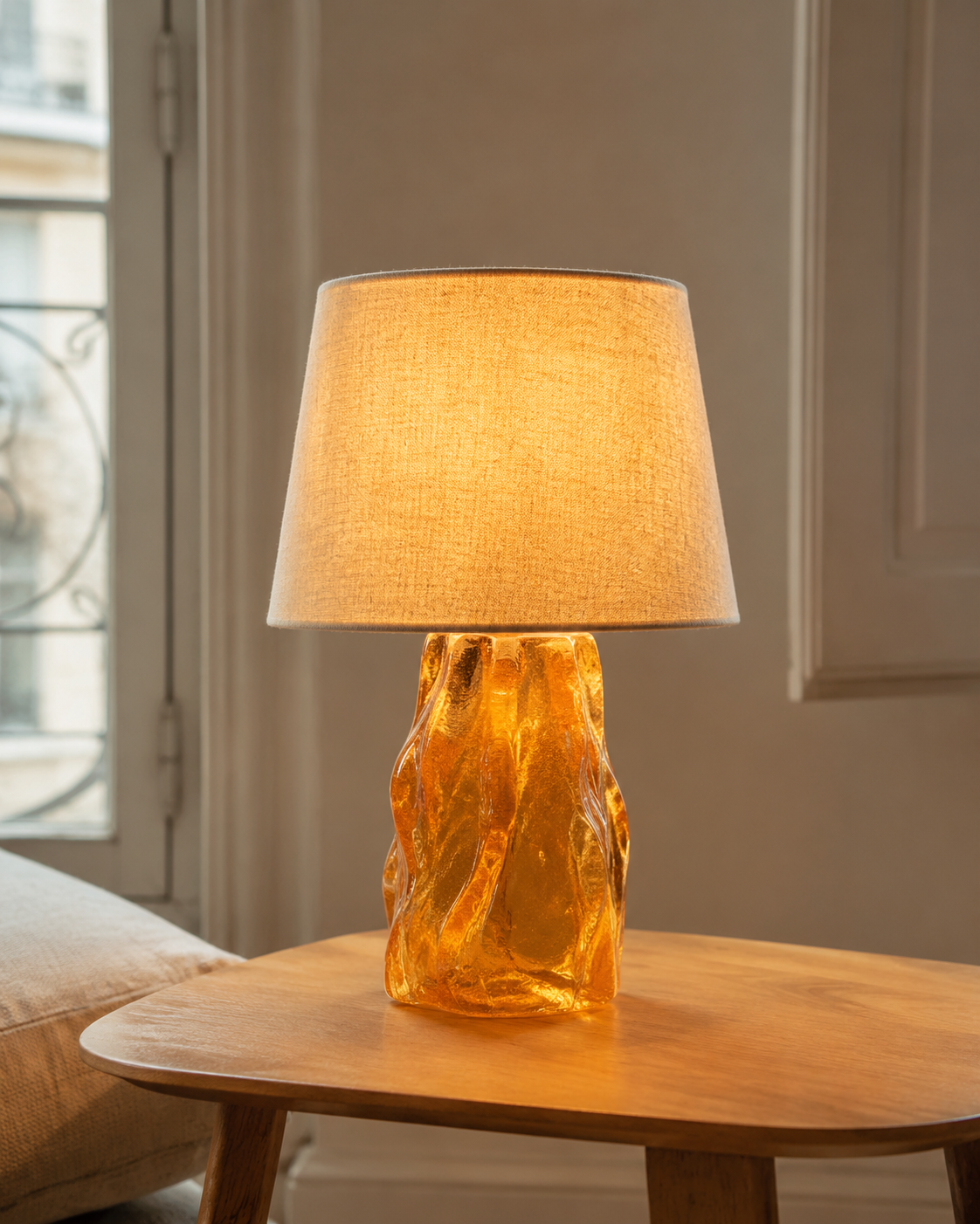 Lampe en résine ambrée